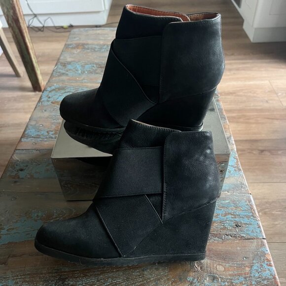 Gentle Souls "Georgia" Ankle Boots by Kenneth Cole - Picture 3 of 6